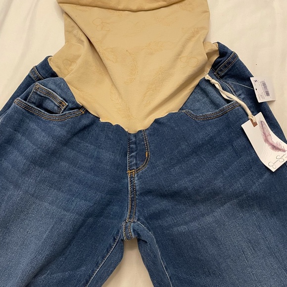 Jessica Simpson Maternity Skinny Jeans - Picture 3 of 4